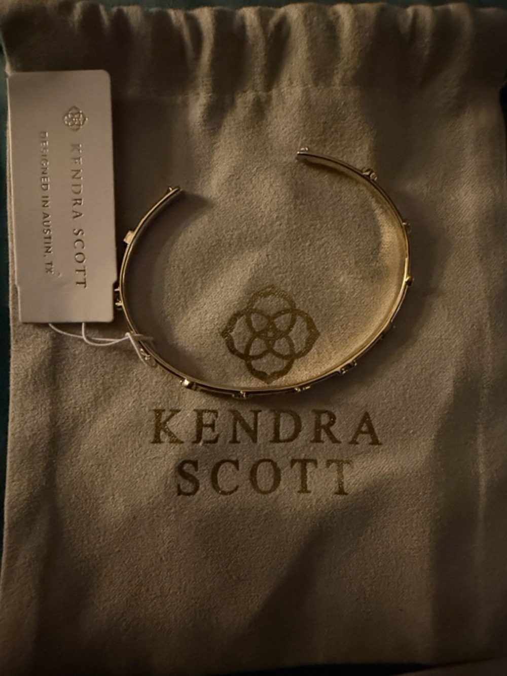 NWT S/M Kendra Scott Gold Metal Decorative Hinged Bracelet - Picture 2 of 4
